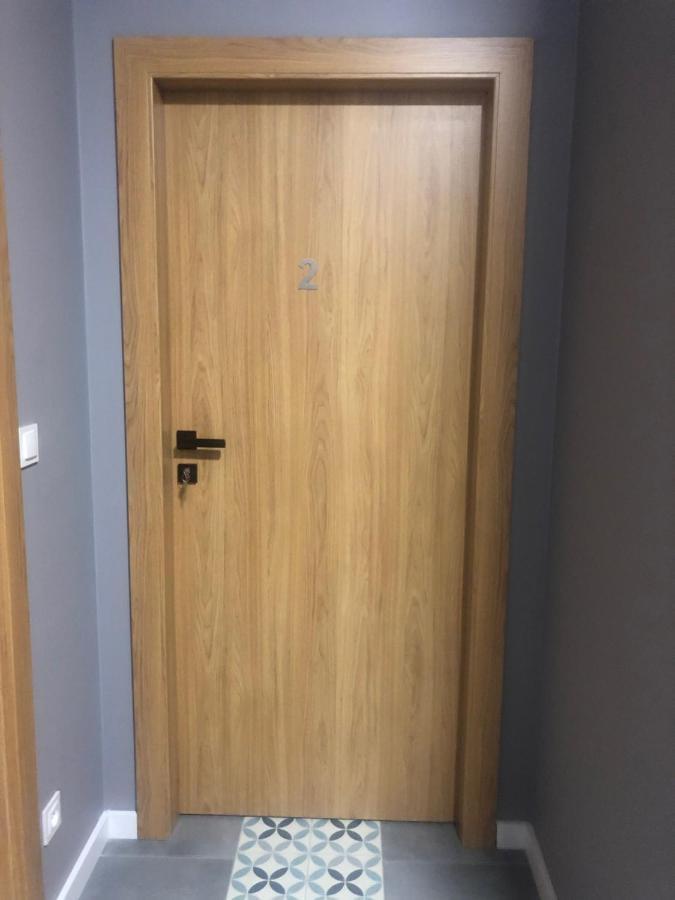Apartament z ogródkiem i garażem Poznan Exterior foto