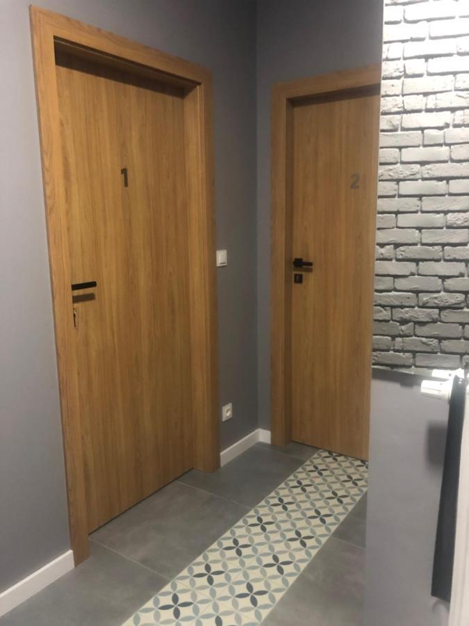 Apartament z ogródkiem i garażem Poznan Exterior foto