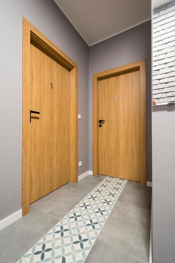 Apartament z ogródkiem i garażem Poznan Exterior foto