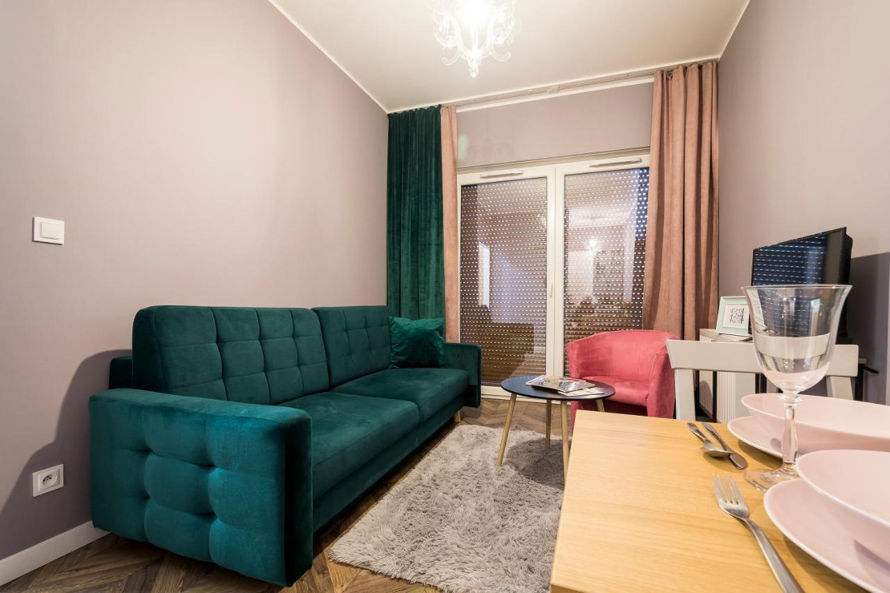 Apartament z ogródkiem i garażem Poznan Exterior foto