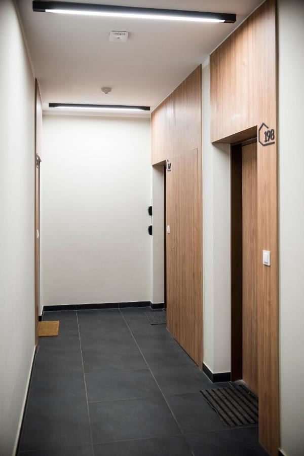 Apartament z ogródkiem i garażem Poznan Exterior foto