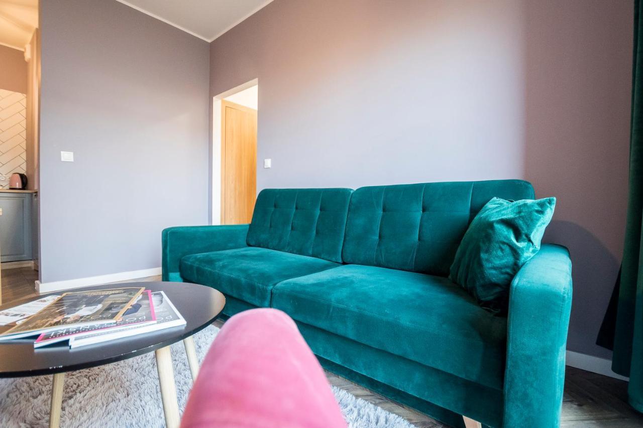 Apartament z ogródkiem i garażem Poznan Exterior foto