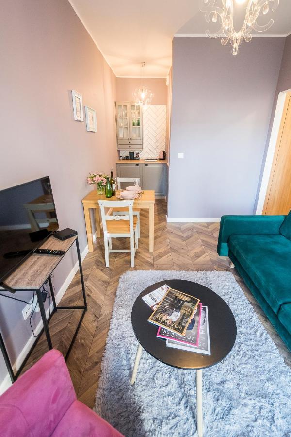 Apartament z ogródkiem i garażem Poznan Exterior foto